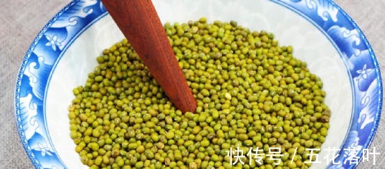 绿豆教你新吃法，松软香甜不上火，一次八个不够吃！