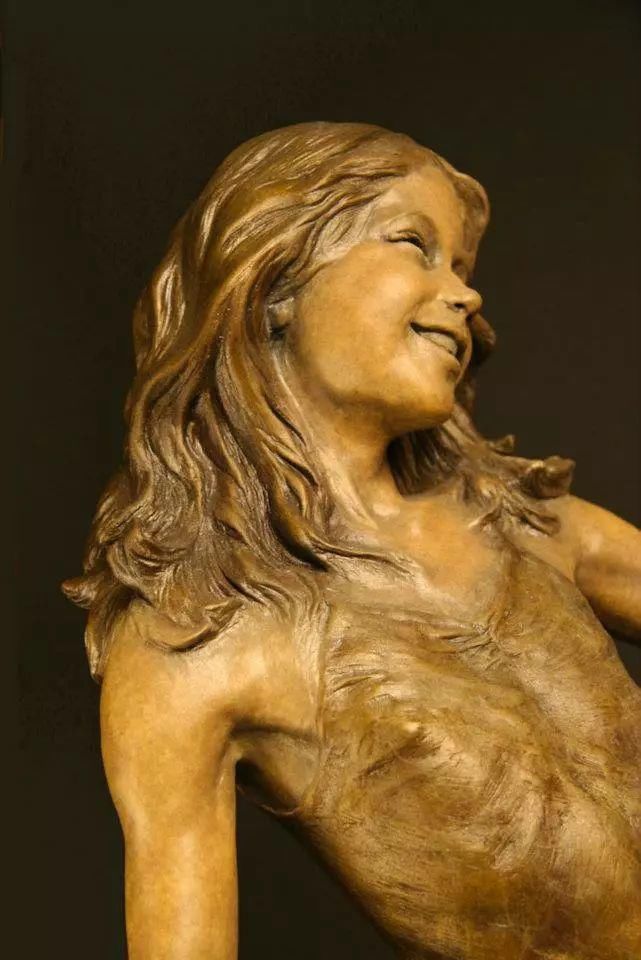 vega@被公认最具大师潜质的美女雕塑家,人体作品生动又别出心裁!