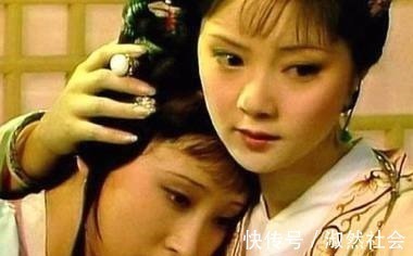 黛玉@红楼梦中,有一丫鬟将宝玉和袭人的秘密泄露给黛玉,最后不得善终