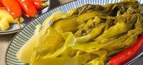 腌酸菜我有窍门,记住这3点,酸菜不起沫不长白,放一年也不坏