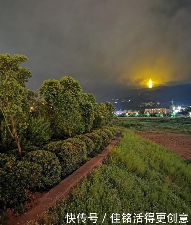 佛塔|雨夜远眺南郭寺佛塔，虽无南山晚钟却隐隐透着盛唐诗意