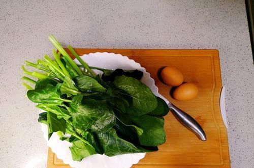春天多吃这个“碱性蔬菜”，加碗面粉烙成饼，2块钱够全家吃