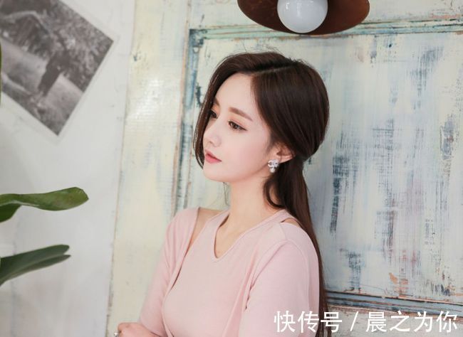 魅力 身材匀称的紧身裙美女,展现出不俗的品位!