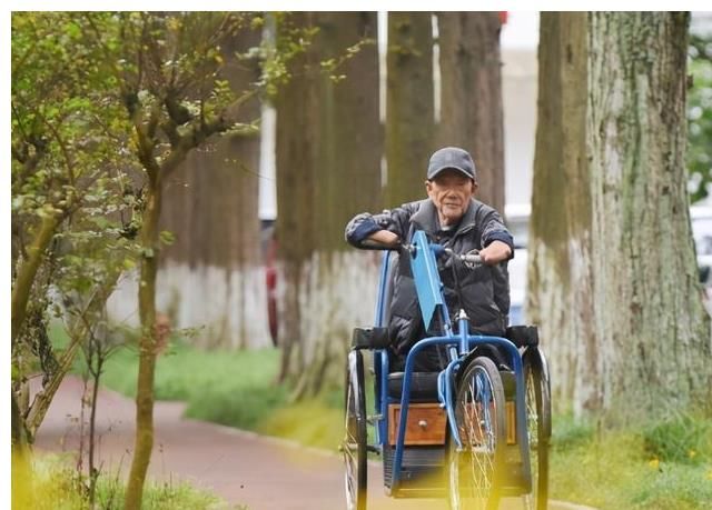 周全弟|17岁川兵是“冰雕连”幸存者，不惧四肢全无，遗憾未能完成任务