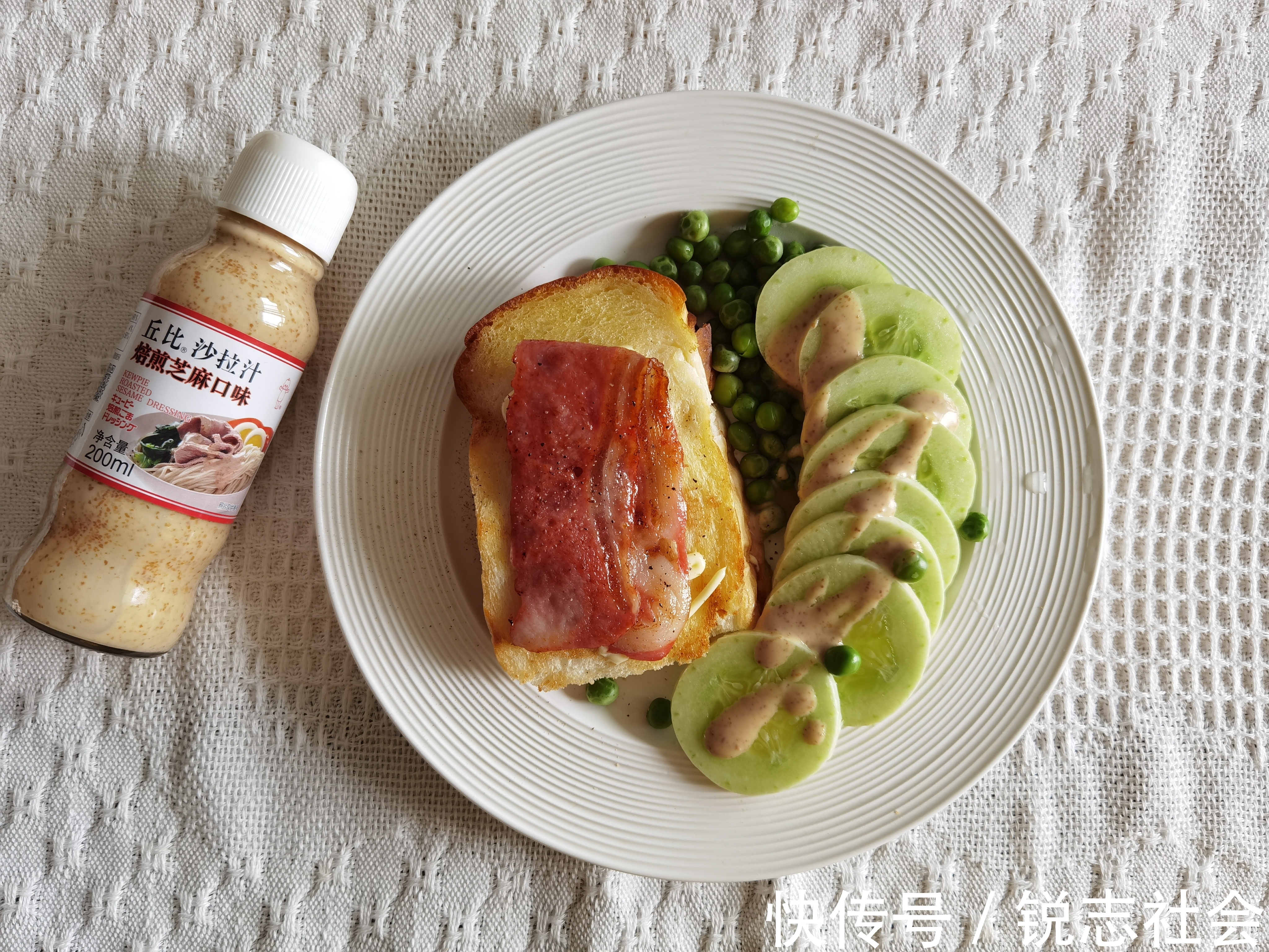 好吃|吐司培根黄瓜沙拉，好吃美味，营养健康