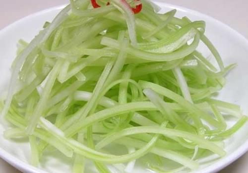 本芹|秋季人想长寿,要常吃3种食物,补充营养、身体好