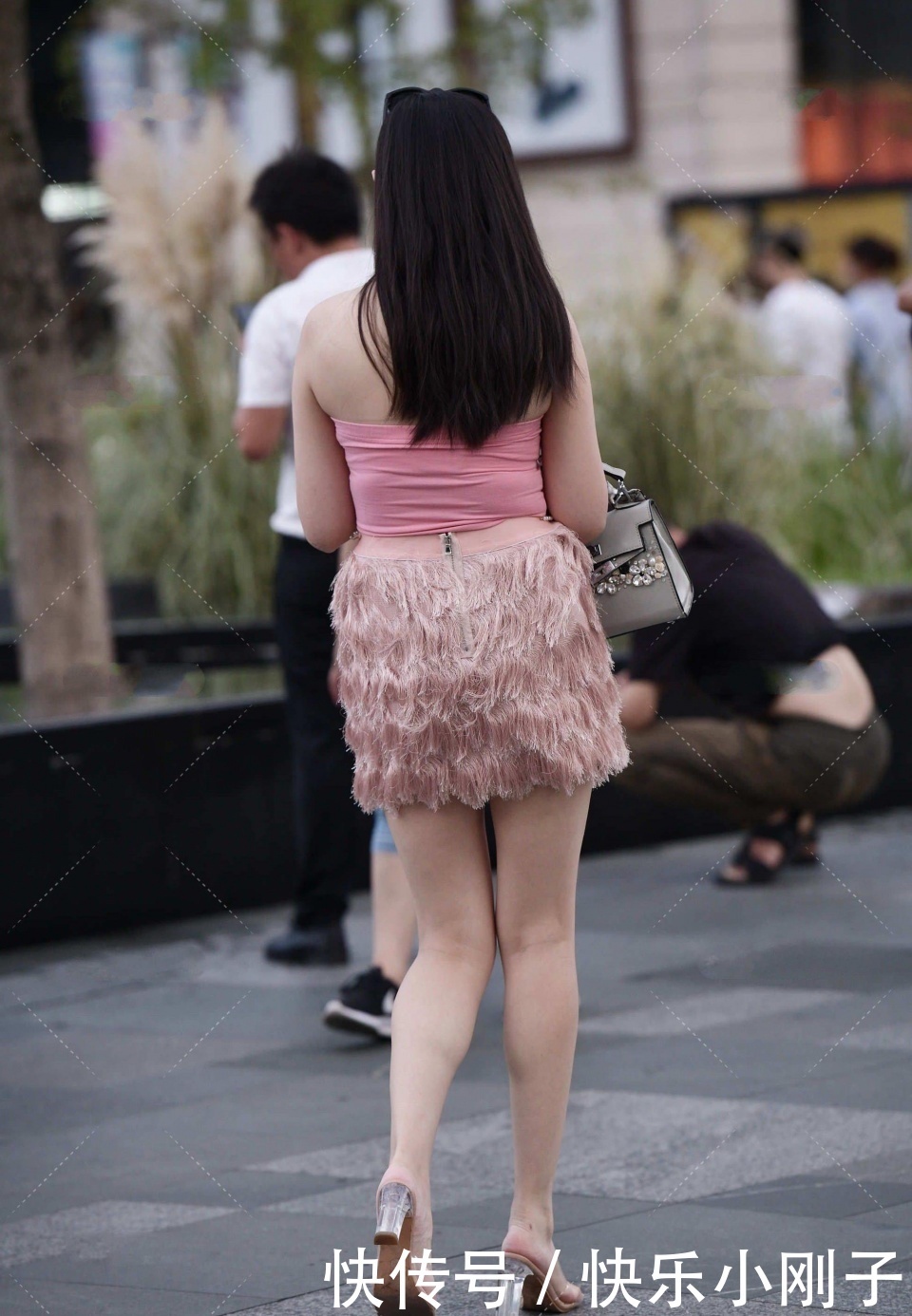 tips|看了这位美女，我才明白男人为什么要努力奋斗了，好想追求她