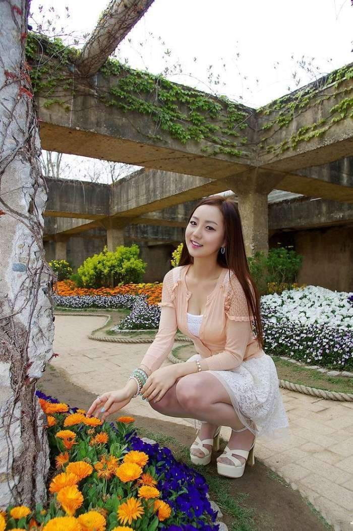 小姐姐|街拍:时尚性感的小姐姐,面容清秀身材高挑,非常的可爱迷人!