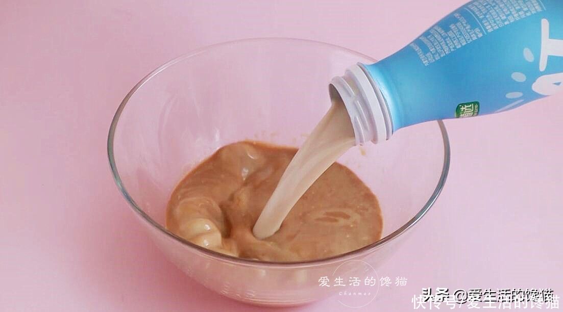 蛋挞|年售6200万杯的燕麦拿铁，做成蛋挞，酥香迷人，连吃5个也不过分