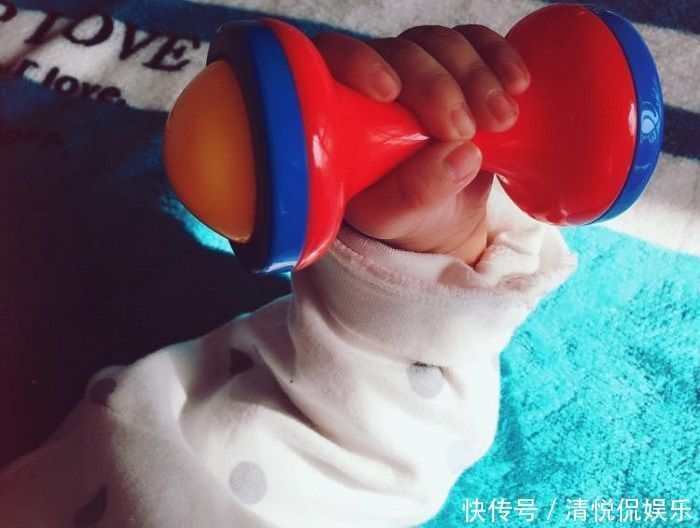 手部|宝宝以后聪不聪明,看他手部发育就知道,高智商的表现都在手上