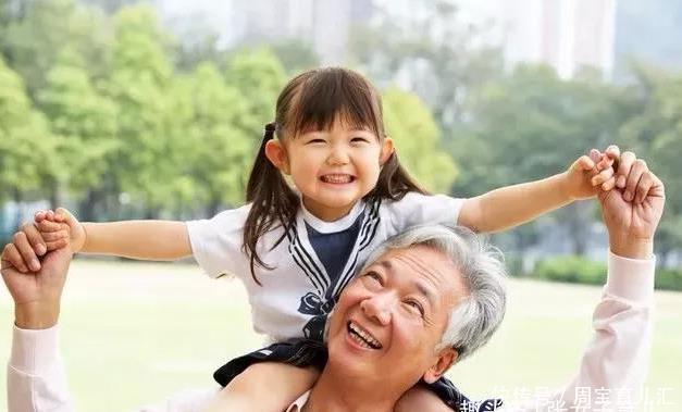 天经地义|为啥奶奶带娃天经地义,外婆带娃就得给钱?看看孩子姓啥就知道了