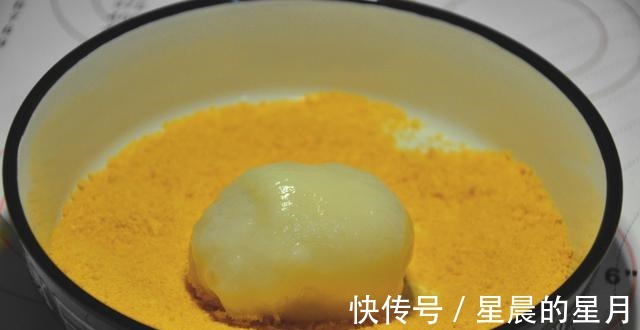 香甜软糯的香蕉糯米糍,做法简单,吃过的都赞不绝口!