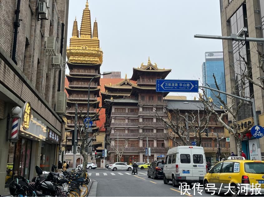 中风险|“全国最小中风险区”恢复营业成网红店:次密接者专程赶来打卡