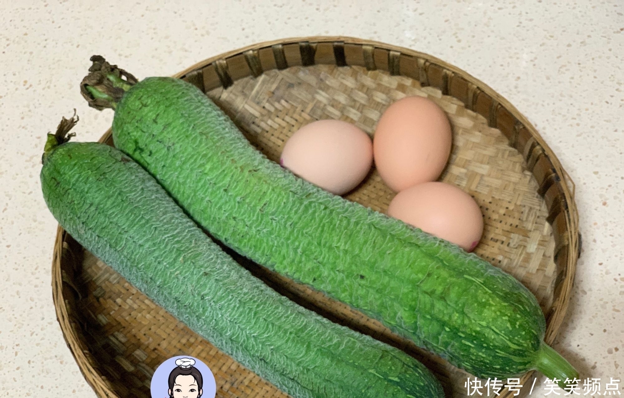 炒丝瓜时，万万不能直接炒掌握这1个诀窍，保准出锅翠绿不发黑