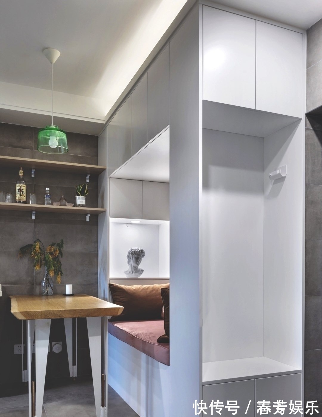 阳台上|独居女孩的精致生活:阳台装浴缸、卧室衣帽间,36平小家样样不少