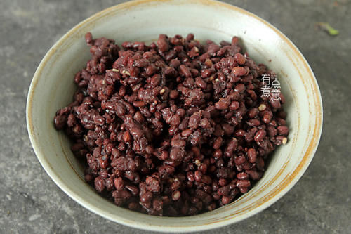 红豆糕|夏天，我迷上了吃它，满满都是料，做1次能吃3天，常吃气色好