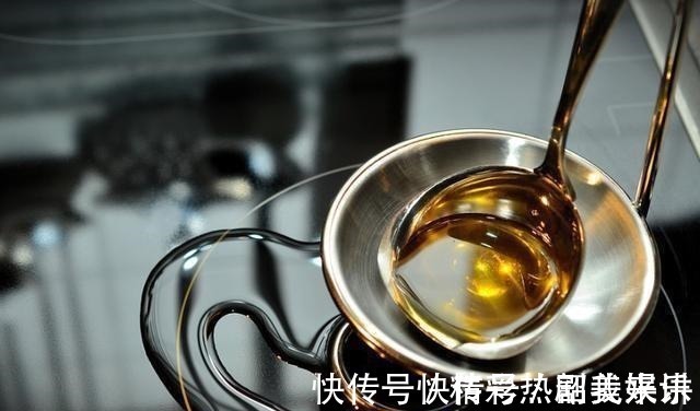 亚麻籽油|这3种油常见且很香,但尽量别给孩子吃,小心影响身体发育