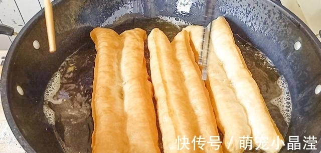 泡打粉|1碗面粉,2个鸡蛋,就能在家做油条,不用泡打粉,再不用去外面买了