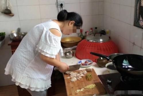 宵夜|怀孕期间,孕妈妈尽量别吃这“3种饭”,对胎儿发育没好处