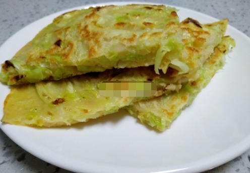 这菜别再炒着吃，用它来煎饼，可比韭菜好吃多了，吃过就忘不了