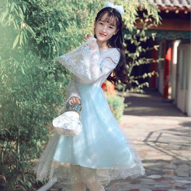 汉元素|汉服即便是改良了,也只有中国人才能穿得出神韵,外国人还真不行