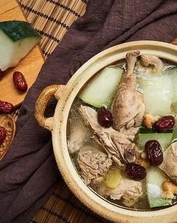 深秋1碗汤，滋补又营养，今晚就给孩子做！