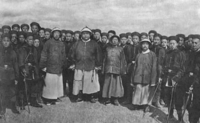 马克沁|李鸿章第一次见马克沁机枪，没问价格而是问了一个问题，让人听后心酸