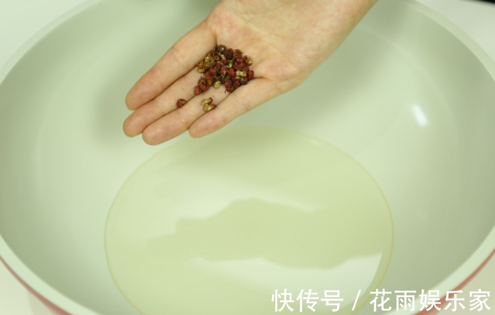 入味|腌芥菜,直接加盐是外行!教你土方法,腌上20斤,脆爽入味,香