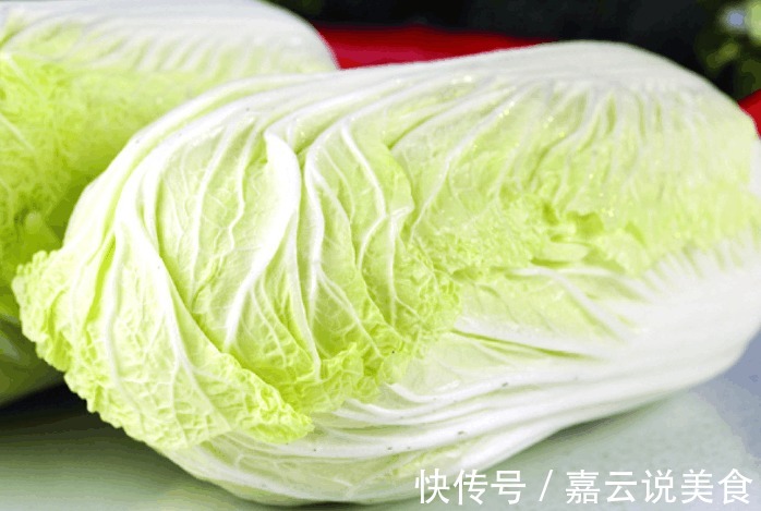 做白菜炖豆腐时，别傻傻只放盐，多加这一步，做出来比肉还好吃