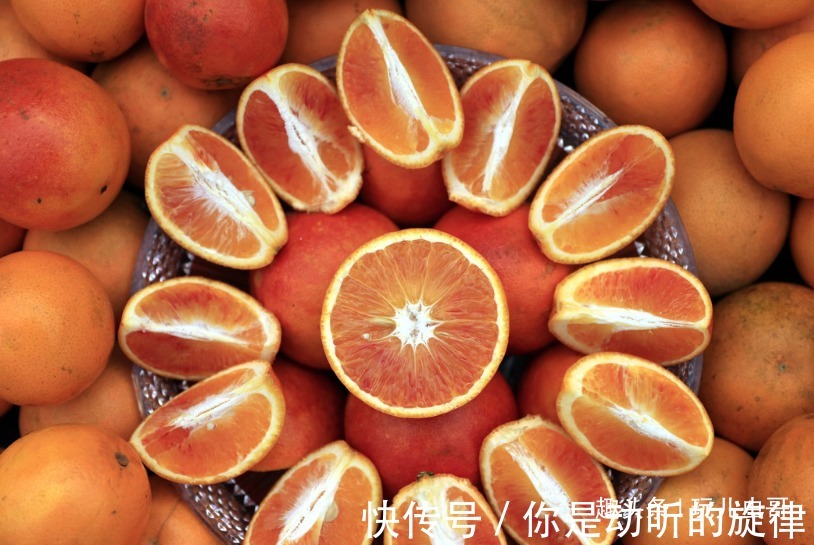 喜欢橙子不如种红玉血橙,不仅品质上乘,细软多汁,还具玫瑰香味