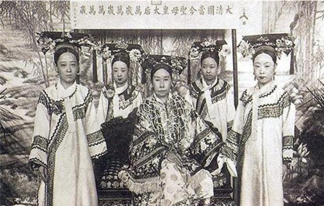 在手|慈禧太后,为何能稳固掌权47年有3张王牌在手,谁还敢夺权
