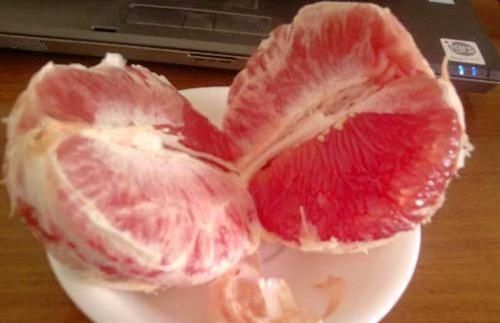 天然|柚子是“天然水果罐头”,可买红心还是白心的?别和一种物质同吃