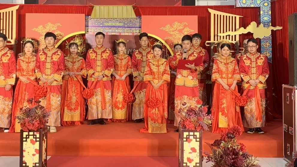 弘扬|排面十足，临海今天的这场集体婚礼超甜！