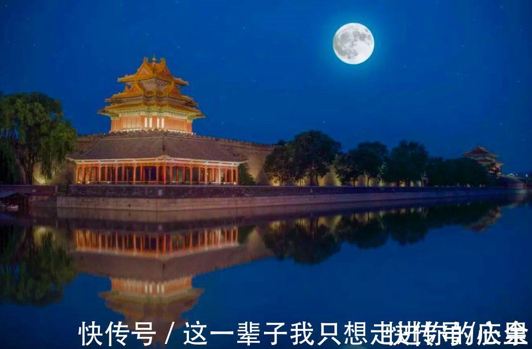 朴素@王维的这首诗,写得非常朴素,却具有撼人心魄的力量