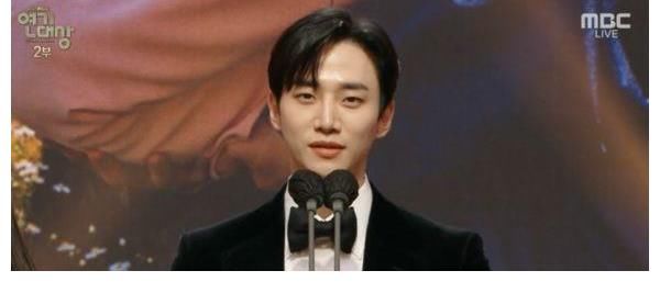 MBC演技/2度夺情侣奖!「前任」坐台下 李俊昊放闪:我心里有德任