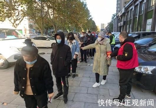 采样|冷天不冷心!郑州高新区核酸检测志愿服务暖人心