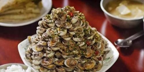 每次吃白灼血蚶，用的是新鲜捕获的血蚶