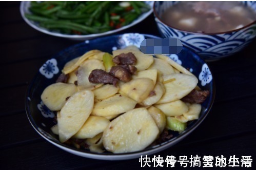 茭白炒牛肉|4菜1汤的周末晚餐,荤素搭配,其中一个是家人最爱吃的,赞不绝口