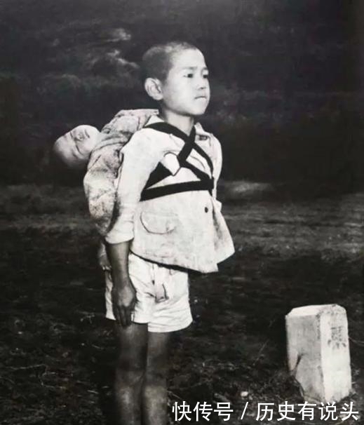 爆炸|日本原子弹爆炸后,6岁男孩背弟弟遗体去火葬场,后来过得怎样?