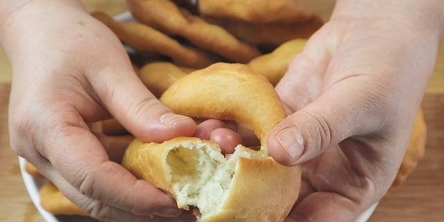 奶奶用了30年的炸油饼秘诀,金黄酥脆,个个空心,比买的好吃