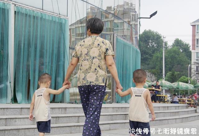 老人|1岁宝宝突然呕吐,宝妈知道原因后对婆婆大吼别碰我儿子