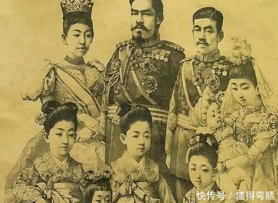 日本天皇|日本天皇没实权,那他每天在干什么?网友:10天都干不下去