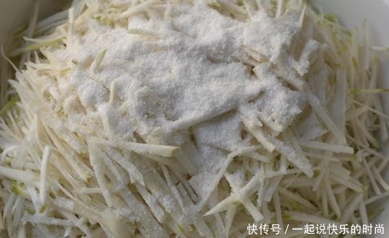 助消化|蔬菜中的“营养冠军”,补钙补铁助消化,腌着吃最过瘾!又香又脆