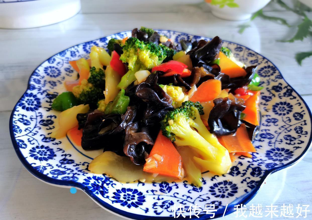 午餐|休息天,两口子的午餐两菜一汤,简单美好,网友:充满爱的小日子