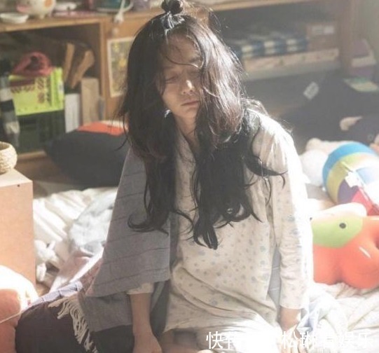 自卑|妈妈去学校,请避免穿以下几种衣服,不然孩子会感到自卑和尴尬