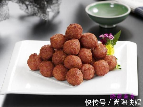 腊肉|蒸腊肉、韭菜炒香干、椒盐沙丁鱼、尖椒炒肉、马蹄丸子的美味做法