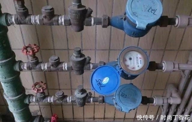 水费总交不停内行人水表有个“隐藏开关”,每月开一次省一半
