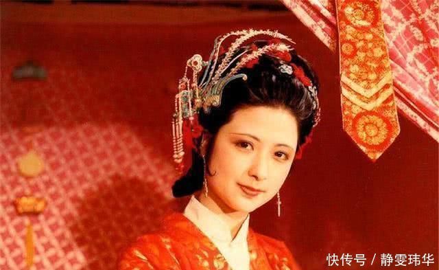 王熙凤|红楼梦中王熙凤为什么不放过尤二姐，看看尤二姐都说了什么？