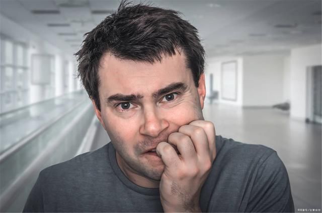 抬头纹|男性有没有衰老，“脸部”会说实话，若一个不占，祝贺还年轻