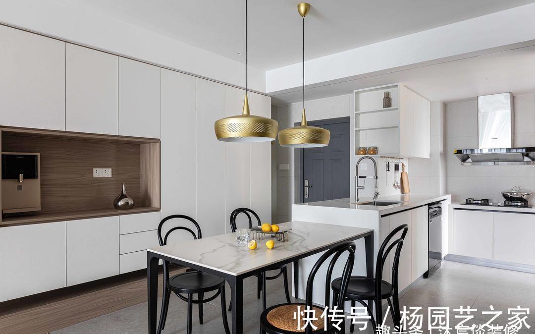 书桌|他大胆拆掉家里5面墙，全屋简洁大方还很实用，干净清爽太宜居了